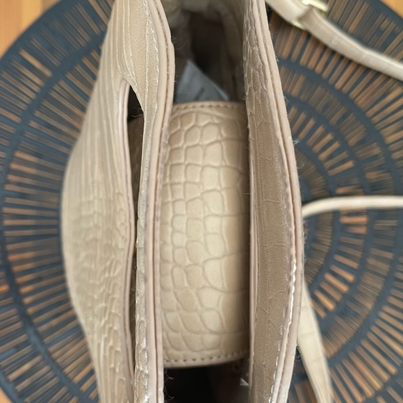 Tan Crossbody Handbag - generic - Picture 3 of 5